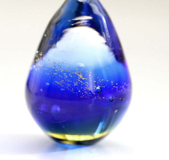 ガラスの雫の小さなオブジェ 「流星と夜明け」 | iichi 日々の暮らしを