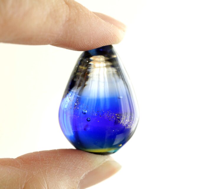 ガラスの雫の小さなオブジェ 「流星と夜明け」 | iichi 日々の暮らしを