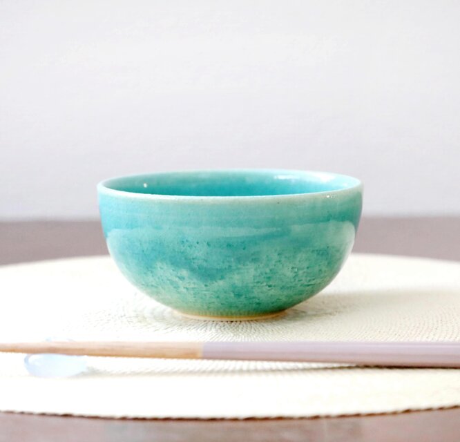 トルコ青釉の飯碗 ＊ １