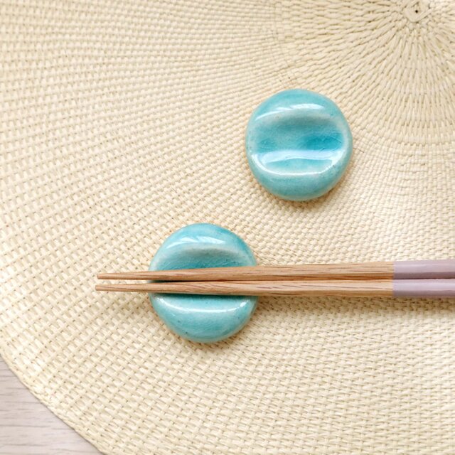 トルコ青釉の丸い箸置き