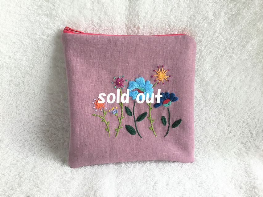 花刺繍のましかくポーチ・セピアパープル