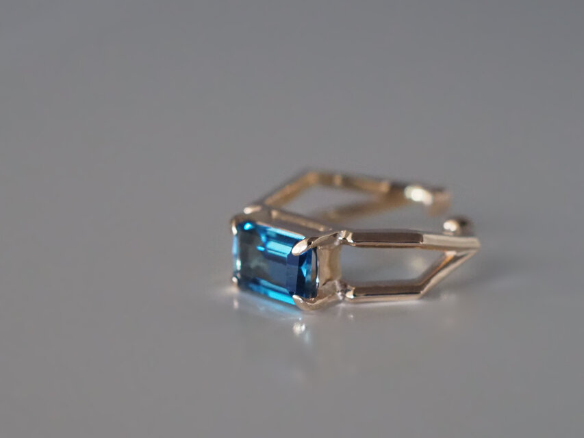 Octagon cut stone K10イヤーカフ(London Blue Topaz) | iichi 日々の