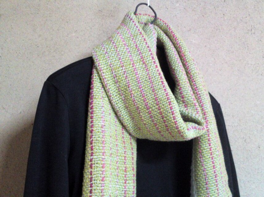 SALE 手織り 大判マフラー　黄緑・ピンク・白　ストライプ