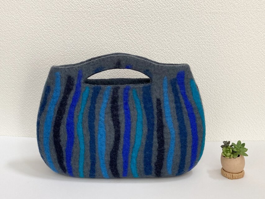 羊毛フェルトミニバッグ