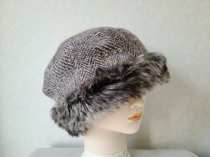 魅せる帽子☆あったかシンプル♪イタリアンツィードのファー付きベレー～ブラウン