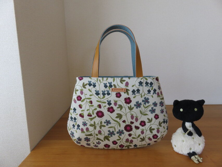 リバティ　ミラベルの本革持ち手のミニトートバッグ