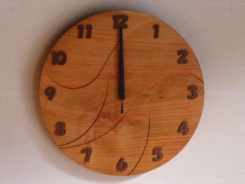 無垢の木の電波掛け時計　さくら　００１４