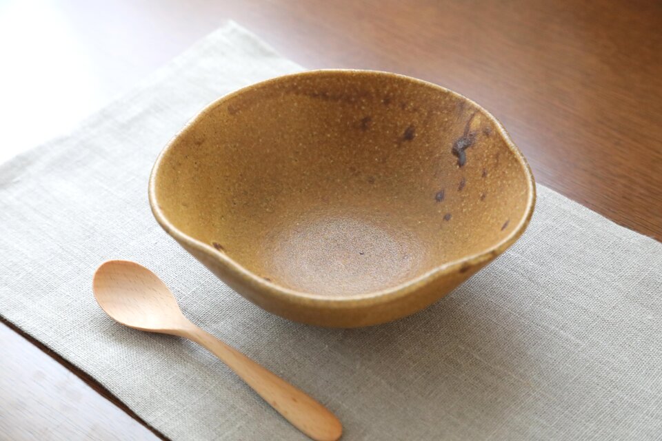 [outlet]黄瀬戸釉の輪花鉢