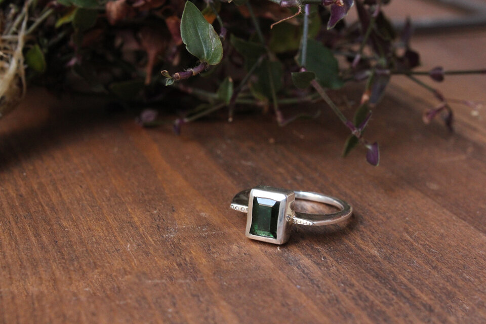 トルマリンのリング　10月の誕生石　silver