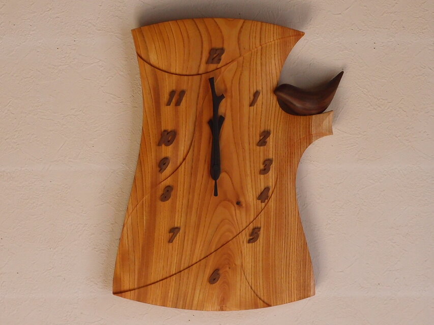 無垢の木の電波掛け時計　けやき　鳥のつぼ押し ００７３