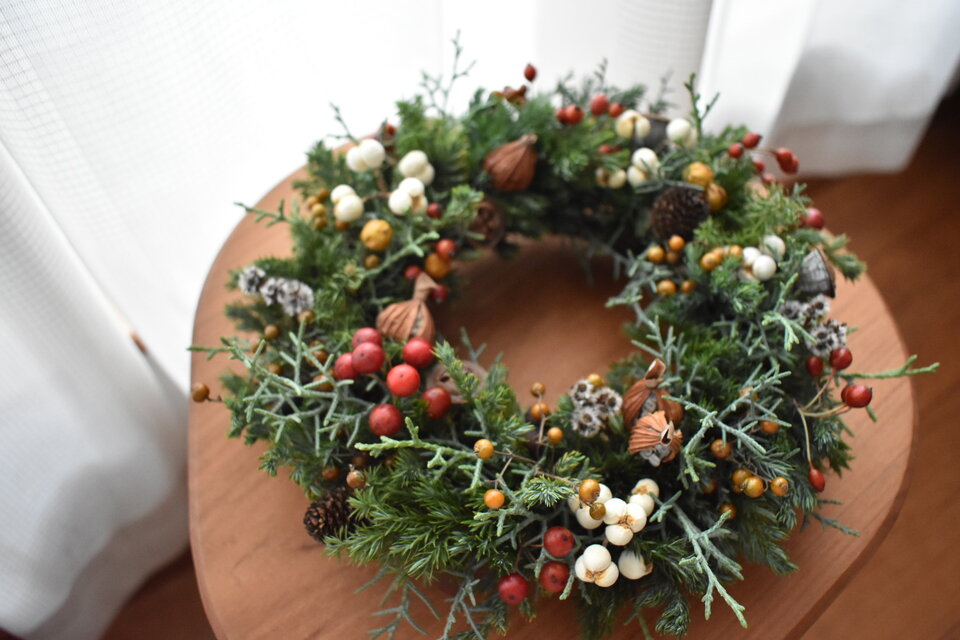 (再々販)木の実のクリスマスリース