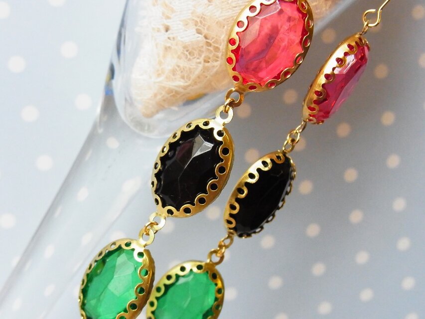 ジュエルロングピアス（Pink/Green/Black)