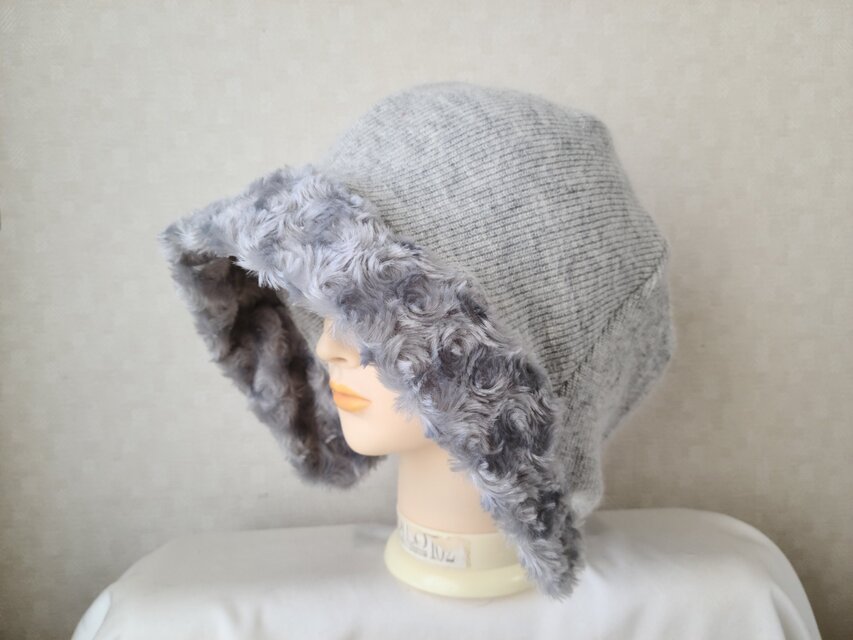 魅せる帽子☆【受注製作】ふんわり♪フェイクファーとウール混ニットのクロッシュ～ライトグレー