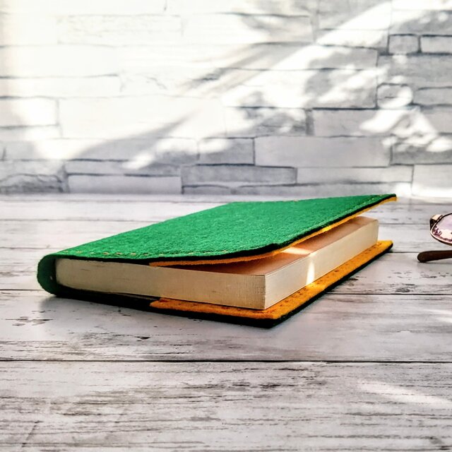 ブックカバー 手帳カバー 緑 フェルトに刺繍 | iichi 日々の暮らしを