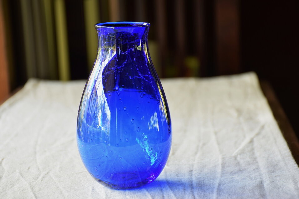 網泡花瓶コバルトブルー | iichi 日々の暮らしを心地よくする