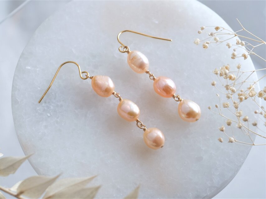 天然赤珊瑚　薔薇彫り　イヤリング　純銀 天然赤珊瑚薔薇彫りイヤリング純銀