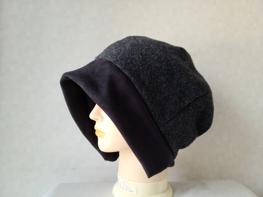魅せる帽子☆限定1点!!ふんわり軽い♪ウール100%ニットとスエードのあったかクロッシュ～チャコールグレー&ブラック