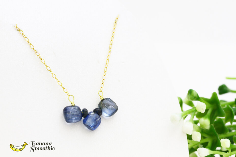 幻想的で個性的な カイヤナイト × サファイア シンプル 14kgfネックレス 9月誕生石