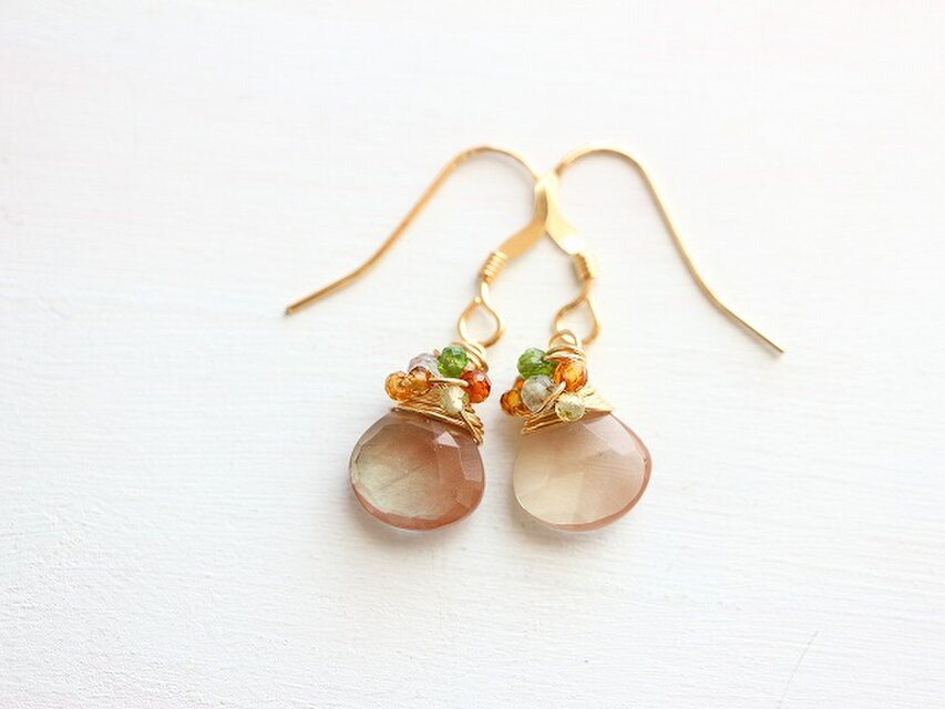 アンデシン＊ピアス＊14kgf＊マルチカラー＊一粒石ピアス＊no.572