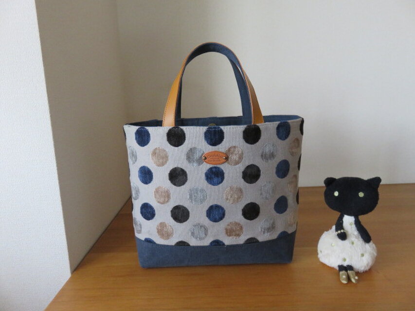 インポートドット生地のトートバッグ