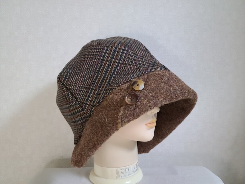 魅せる帽子☆新色!!ふんわり軽い♪上質ウール100%チェックとフェルトウールのあったかクロッシュ～ブラウン