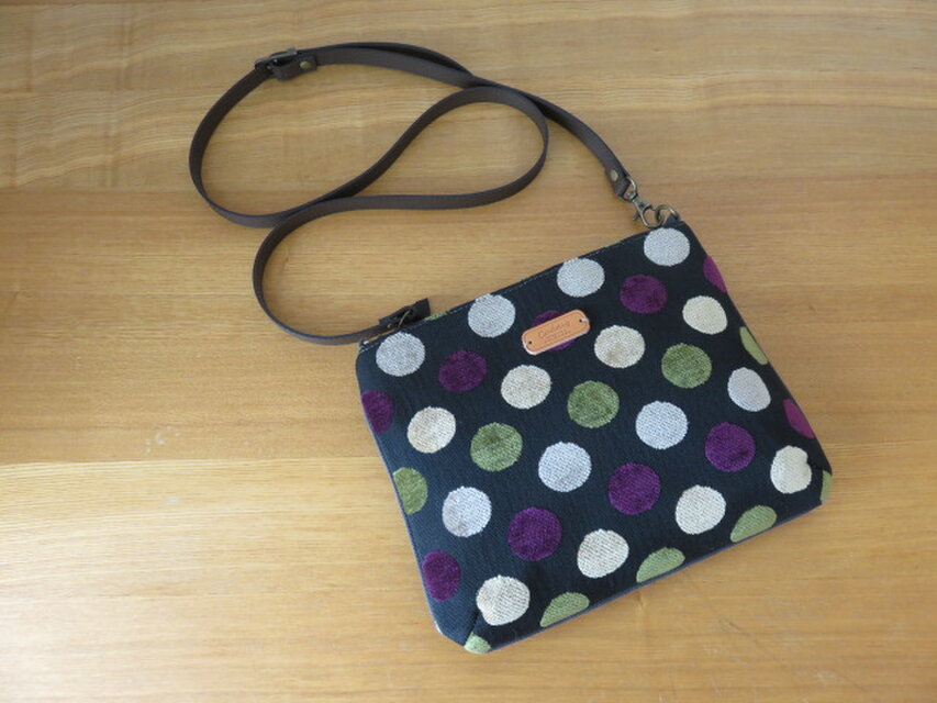 インポート生地のショルダーポシェット