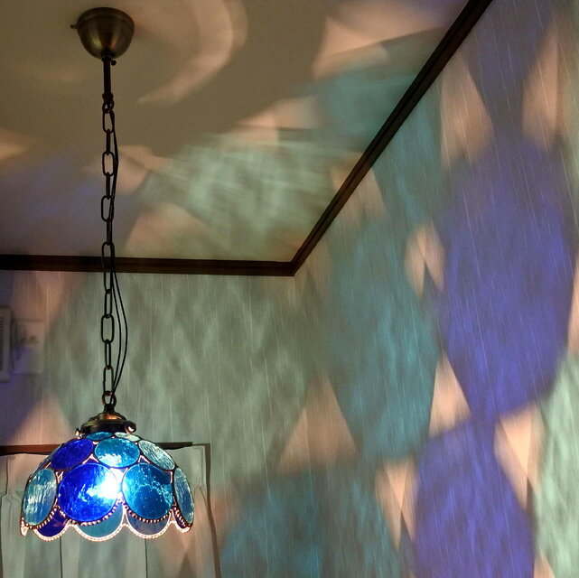 青の雫玉ランプ ステンドグラス 照明 ランプ ペンダント | iichi 日々 