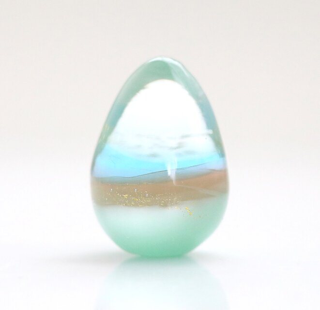 ガラス　オブジェ　ハンドメイド ガラスの雫の小さなオブジェ 「春の安らぎ」 | iichi 日々の暮らしを