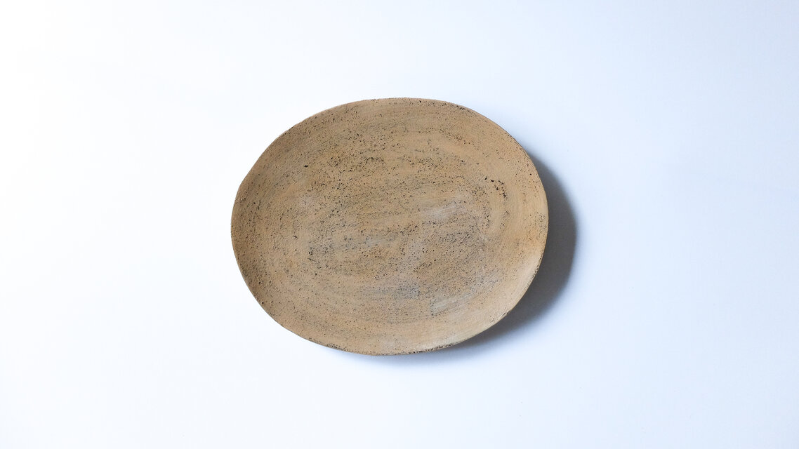 白漆蒔地楕円平皿_no.9602