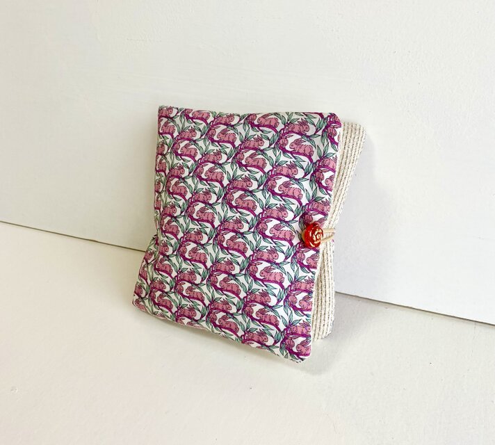 サニタリーポーチ リバティ（春のかくれうさぎ）