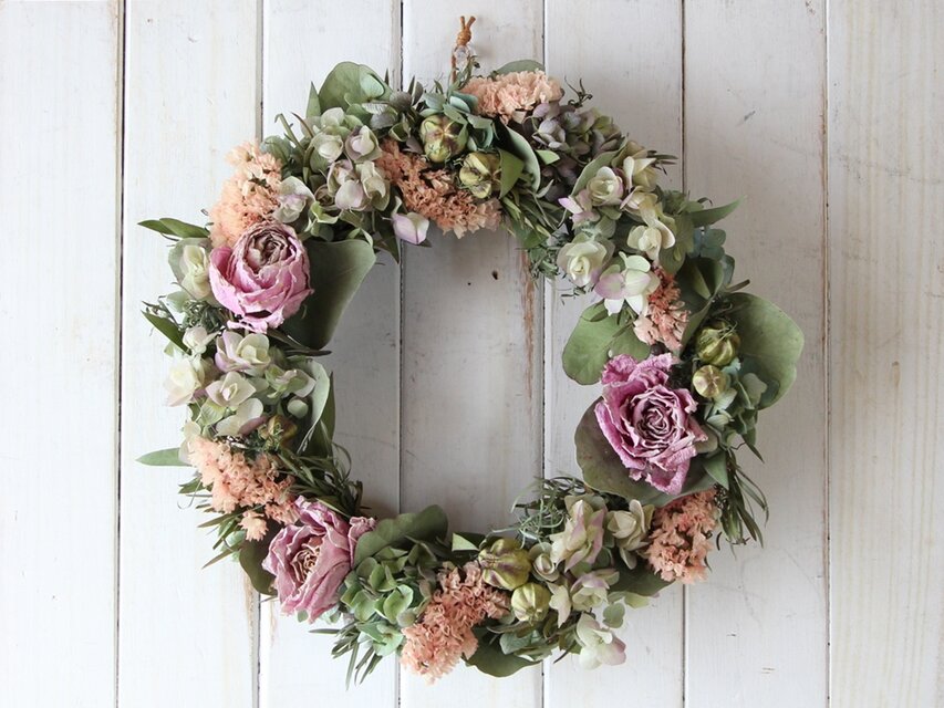 ピンクのバラとオレガノのロマンティックリース