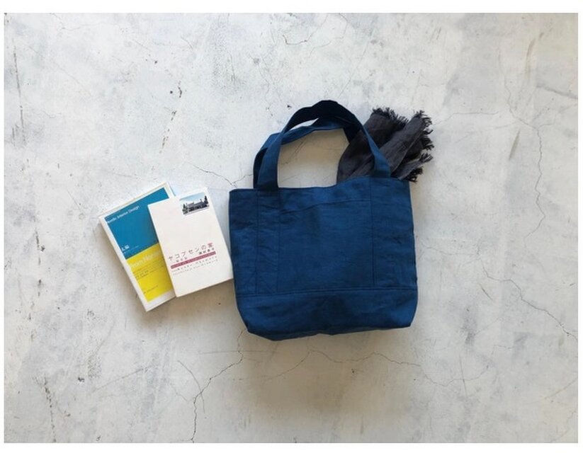リネンのトートバッグ マチたっぷりのお散歩BAG”ネイビー