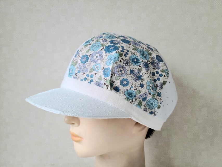 魅せる帽子☆ふわり♪リバーシブルキャスケット～小花プリント&ホワイト