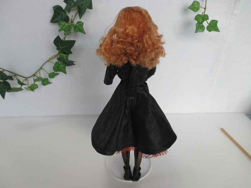 A 人形付 かわいい 魔女人形さん 大人も楽しい着せ替え人形 29cm 小物 