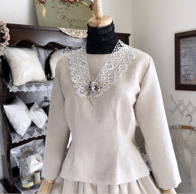 リネンブラウス『ナチュラルベージュ・シンプル・ゆったり・キレイめ・後ろ開き』