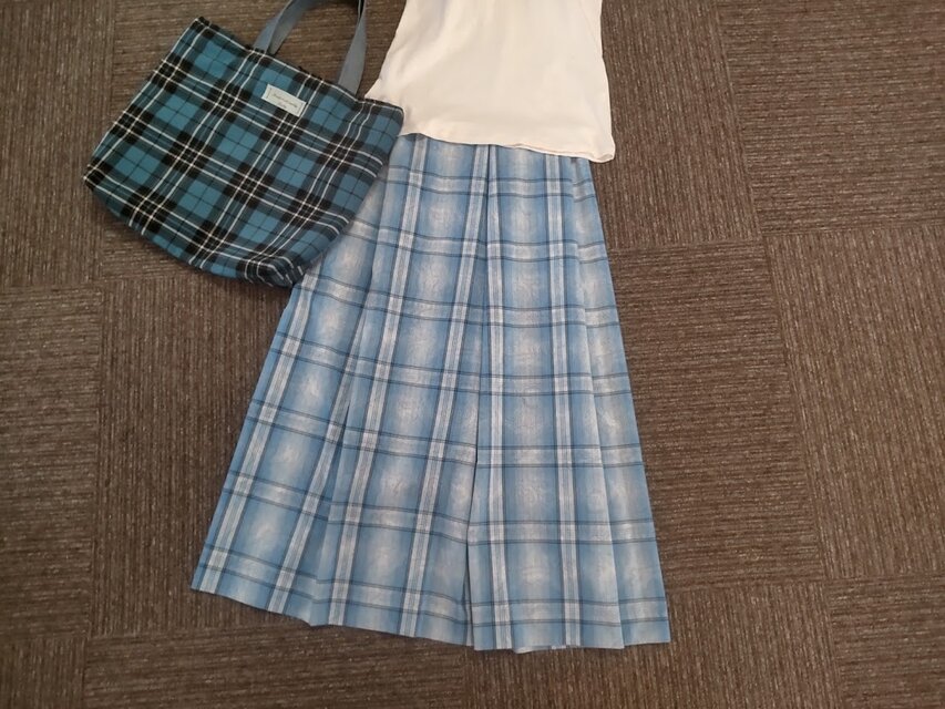 ★イタリア製★着丈約76㎝まで★地模様入りチェック★ブルー★都会的ギャザースカート★裏地付★