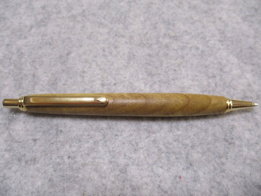 御蔵島桑　金桑　縮み杢　椿油仕上げ　ワンピースタイプのシャープペンシル（0.5ミリ）