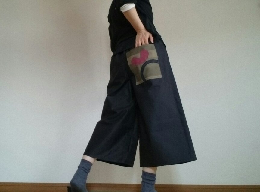 お尻のポケット個性的大人可愛いワイドパンツウエストゴム