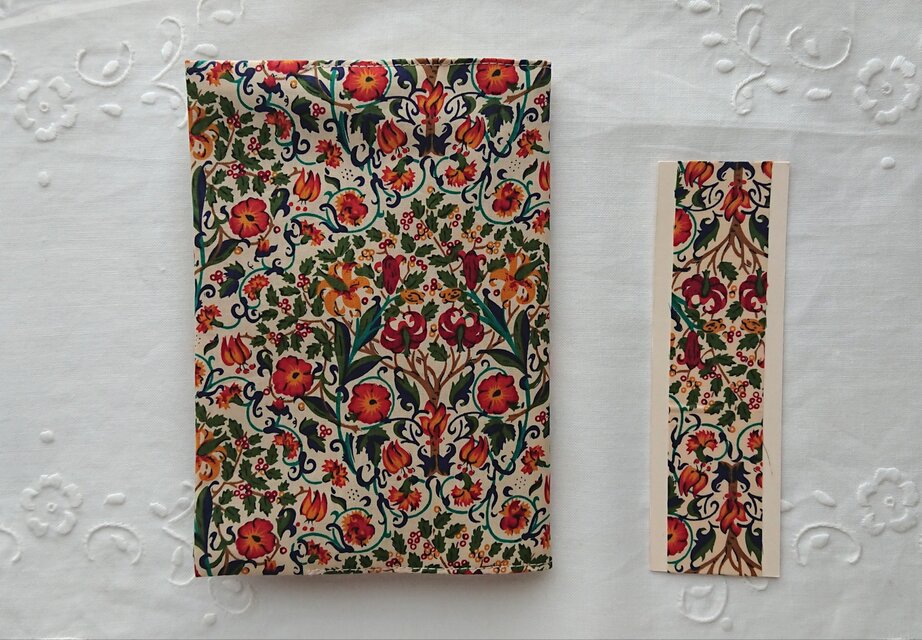 リバティプリント 文庫用(Notbury B)