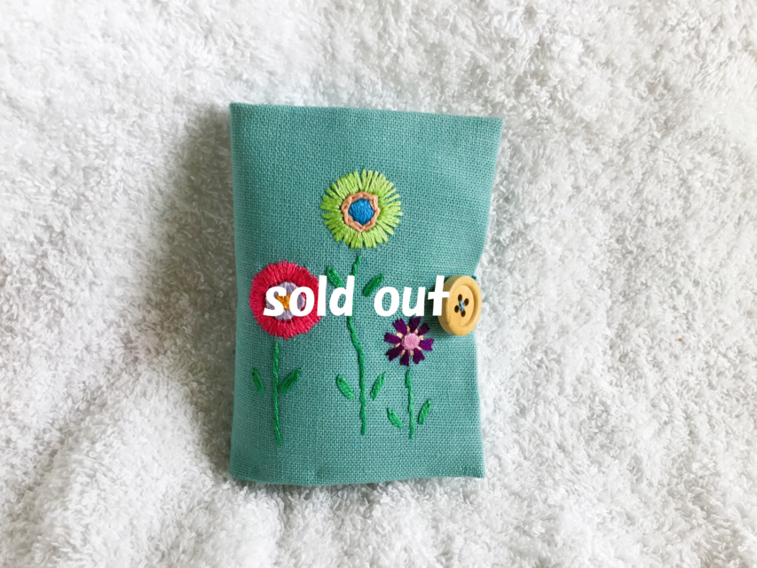 花刺繍のブック型ニードルケース・ターコイズグリーン