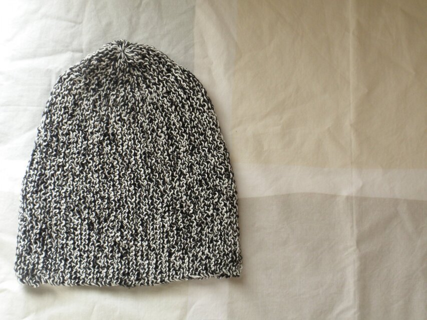 ☆受注制作　ゆったり　リネン風コットン　手編みニットキャップ　黒白MIX