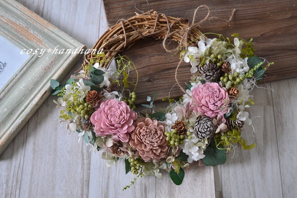 【母の日2022】木の実とソーラーローズのハーフwreath