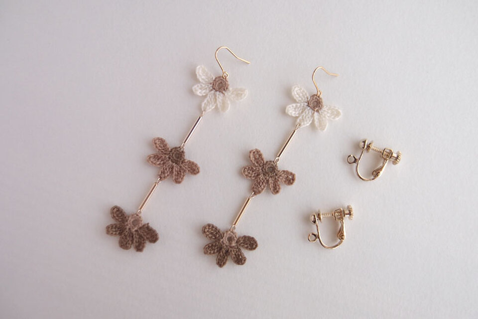「ŞAKA ŞAKA」 -FLOWER FORTUNE PIERCE- light blue×ivoire