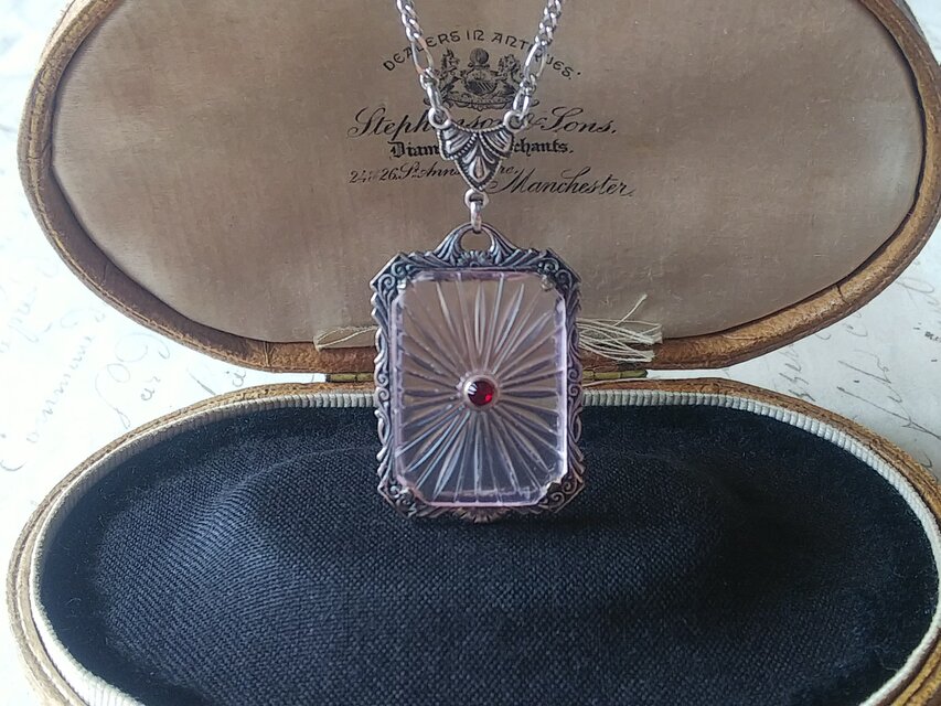 アンティーク　RozalinｰOctagonal ／ Garnet アンティークシルバーネックレス