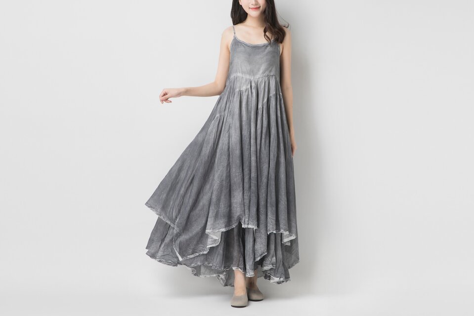 綿麻生地 ふんわり軽やか重ね風ストラップワンピース