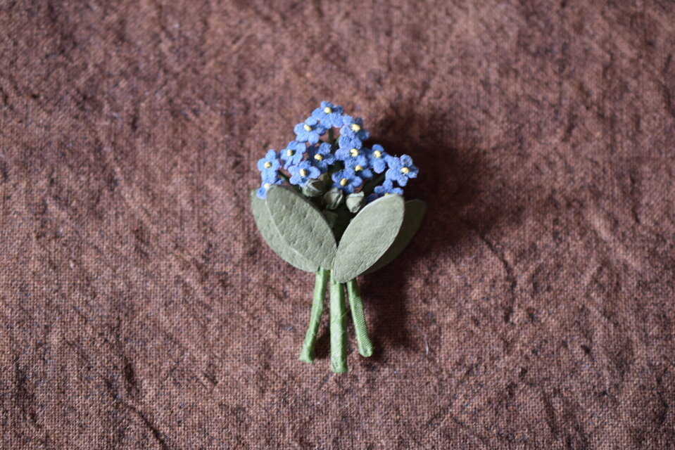 ブローチ　ワスレナグサ