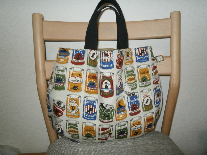 綿オックス生地＊黒猫・缶詰・缶カン柄プリント＊大きめ手提げ