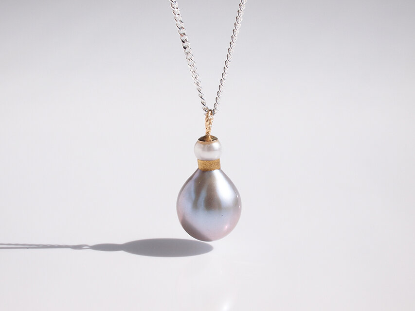 香水瓶のような金継ぎパールのロングネックレス | 60cm  silver925  ドロップパール　ペンダント
