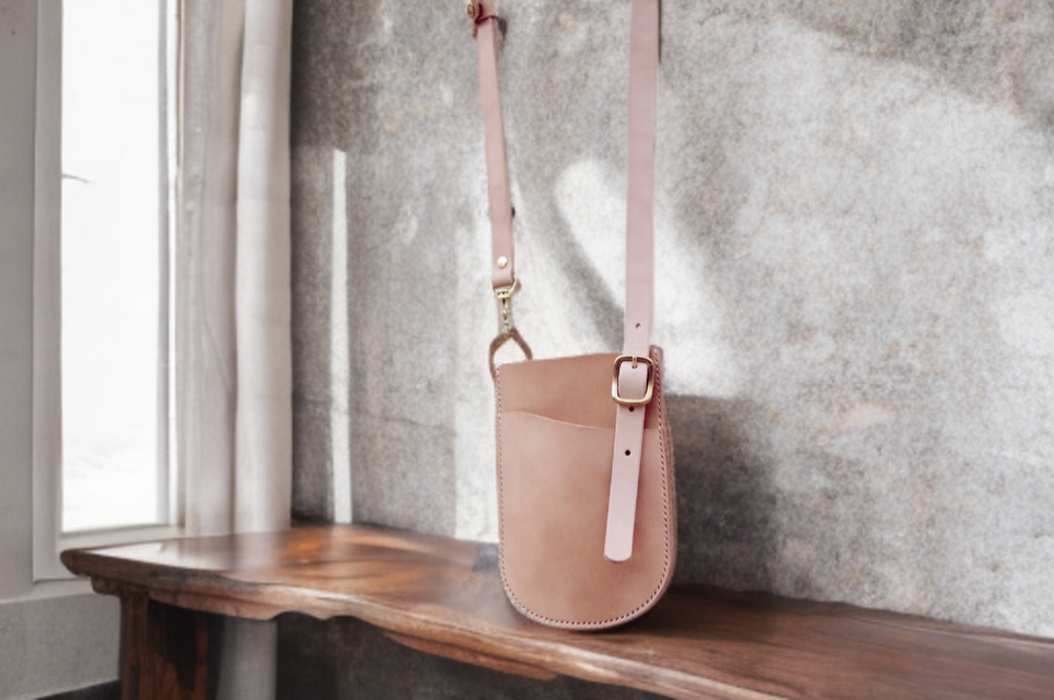 本革サドルレザーのショルダースマホポーチ【受注製作】