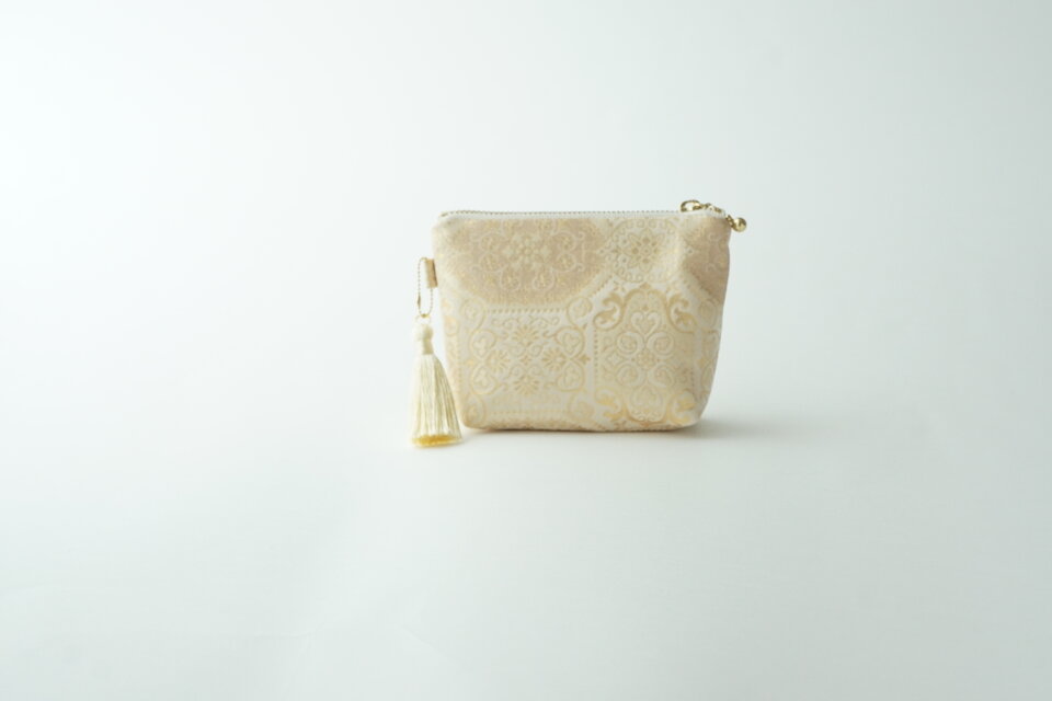 【草木染　花唐草　帯リメイク ミニポーチ】カードケース、ポーチ小さめ、ジュエリーポーチ。誕生日ギフトにも。